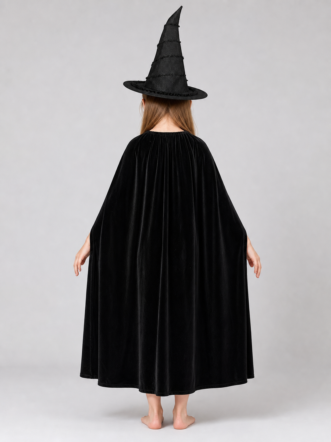 Children's Halloween costume set with accessories