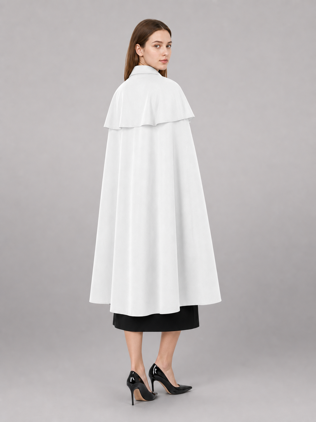 White Costume Dress with Collar and Short Sleeves