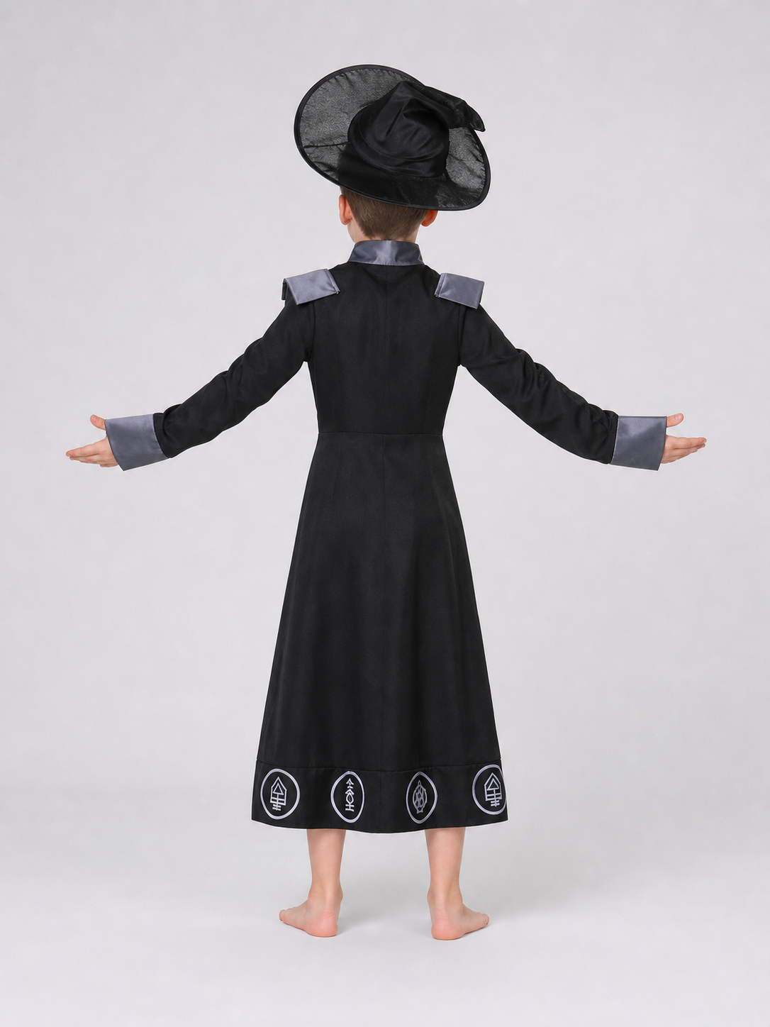 Carnival Costume with Robe and Pointed Hat