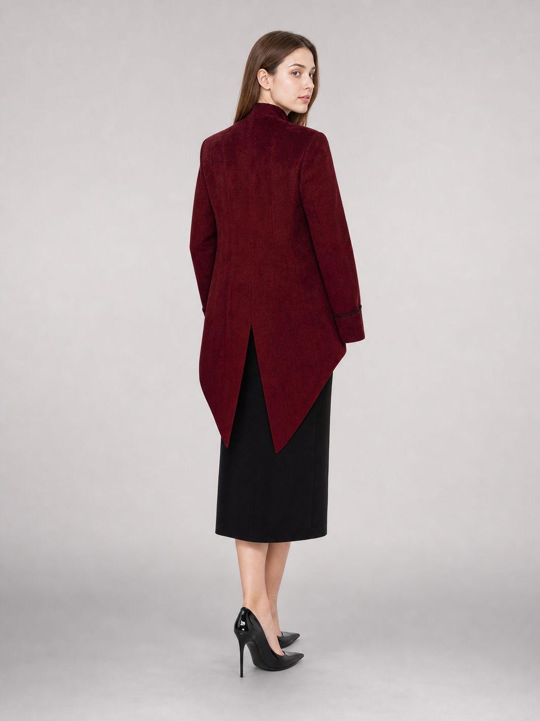 Costume Tailcoat in Burgundy with Black Lapels