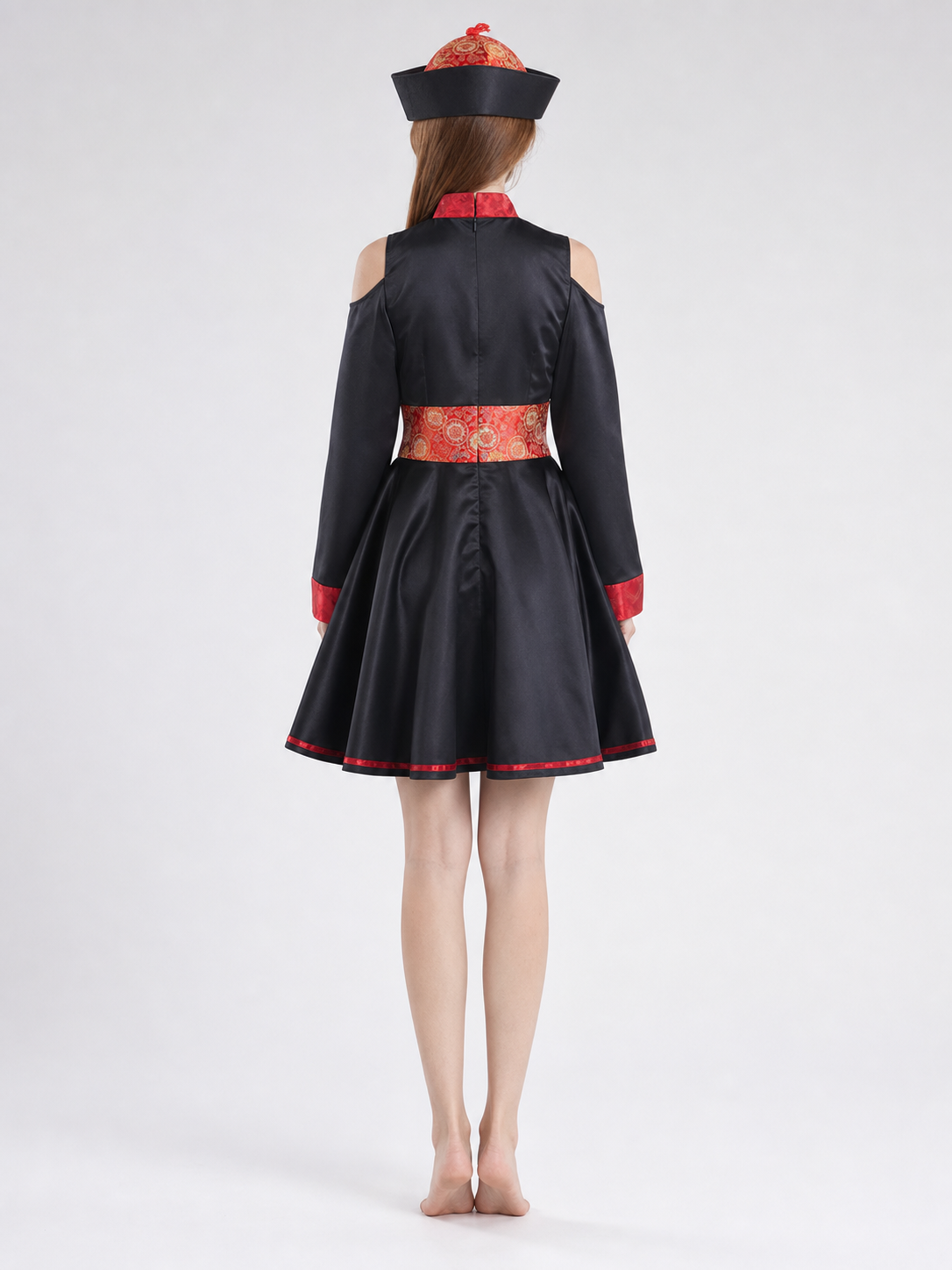 This costume dress is designed for striking theatrical looks and is suitable for cosplay, costume parties, themed performances, and photo shoots. The model follows a traditional Chinese style with expressive decorative details. The main col