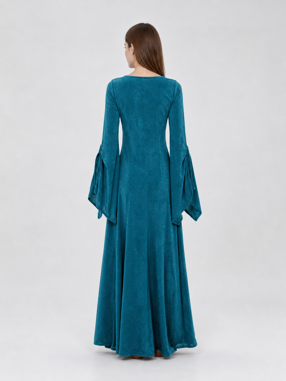 Long Retro-Style Dress with Sleeves and Belt