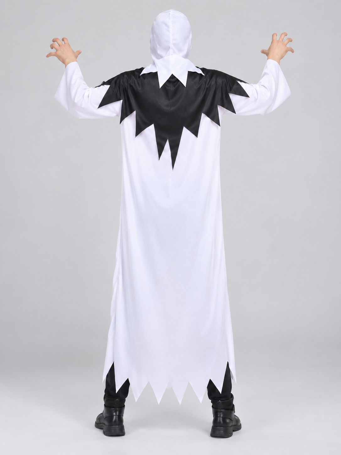 Vampire Costume: White Robe with Skull Mask