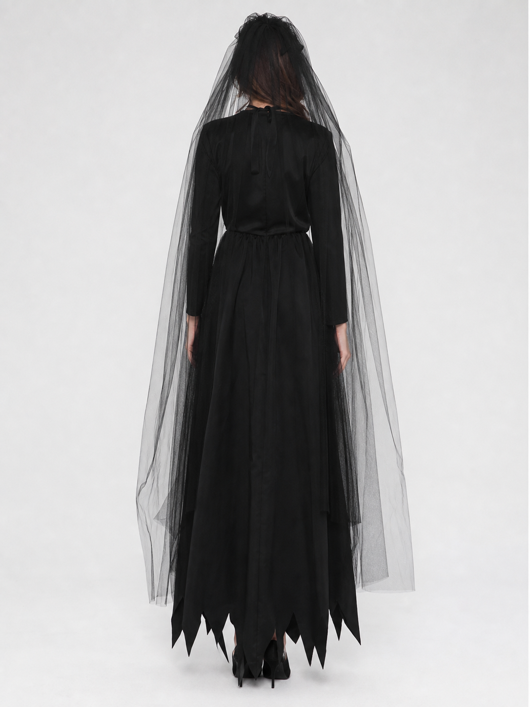 Black Gothic Vampire Dress with Long Veil for a Role-Playing Look