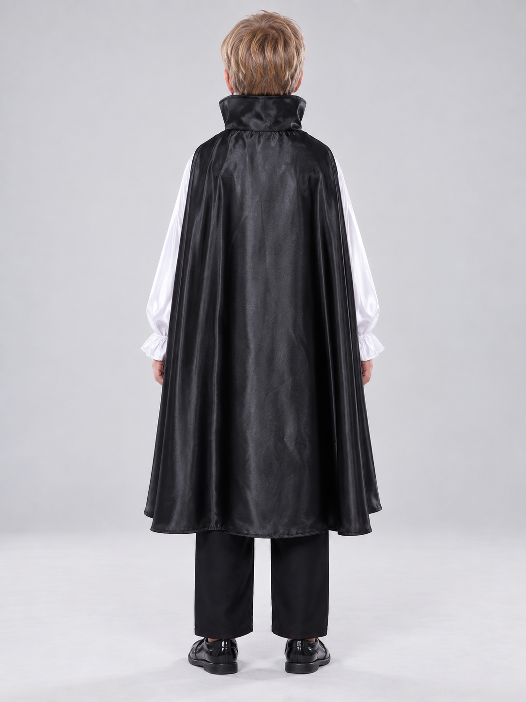 Kids' vampire costume made of velvet and polyester