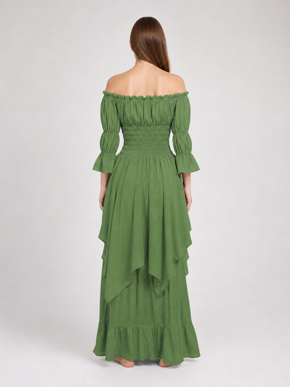 Long Dress with Voluminous Sleeves in a Vintage Style