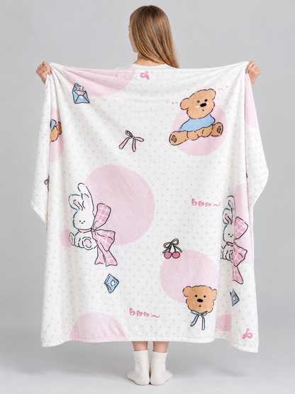 Reversible white blanket with bunny and bear print