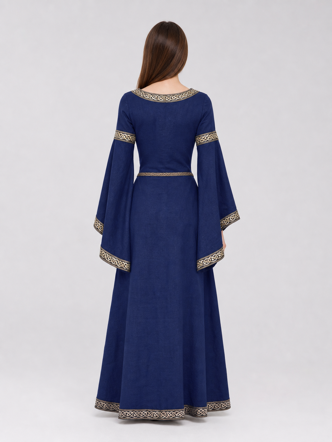 Long Medieval Dress with Belt and Pendant