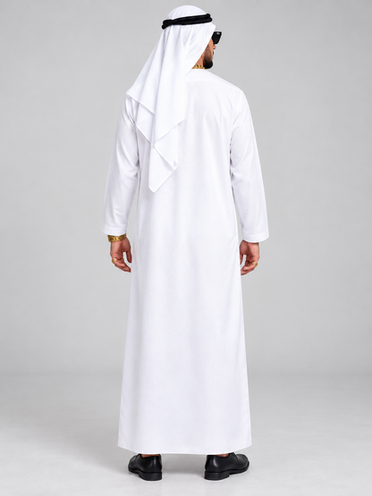 White long shirt with a straight silhouette down to the ankles