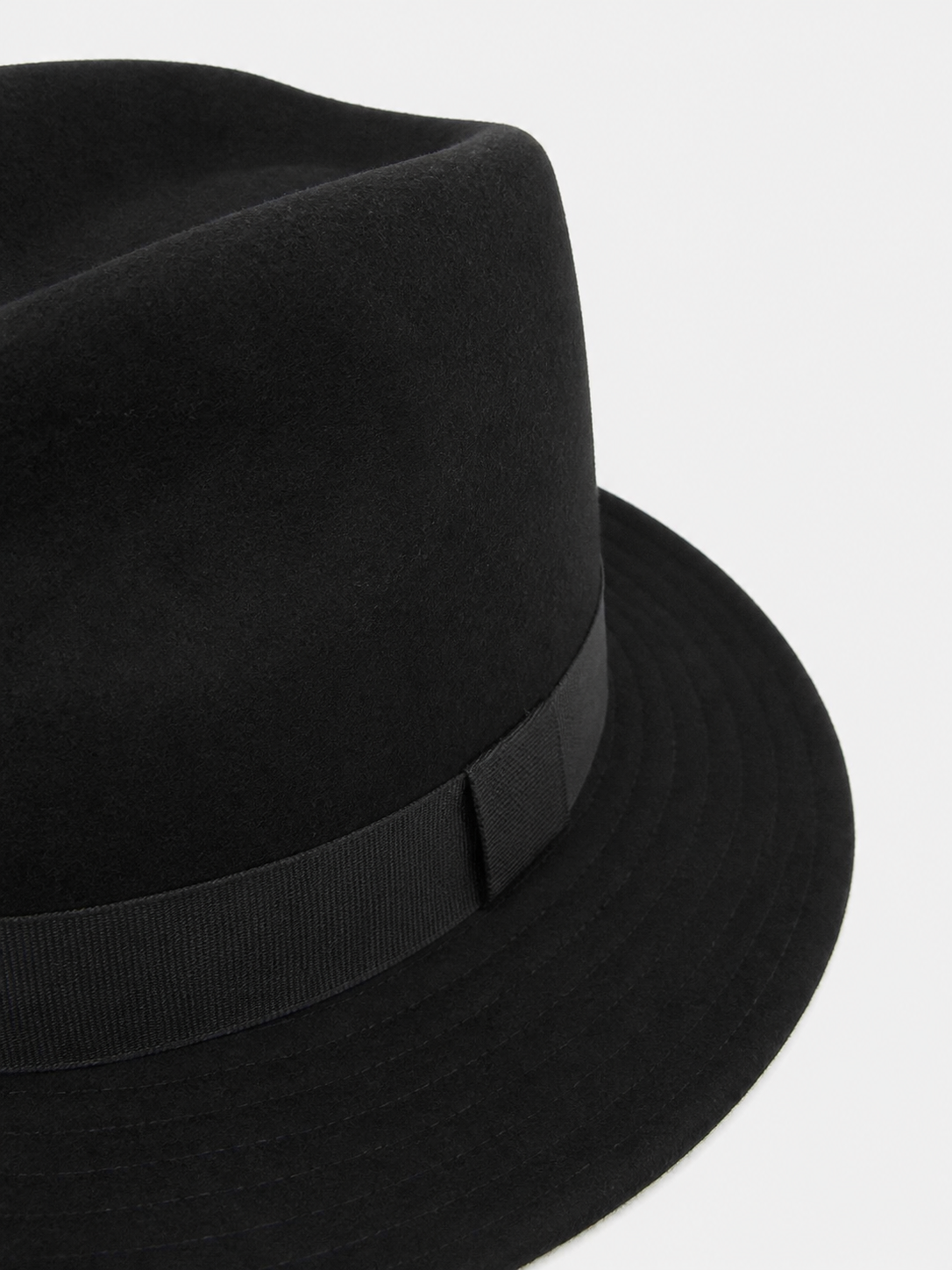 Carnival fedora hat with a wide brim