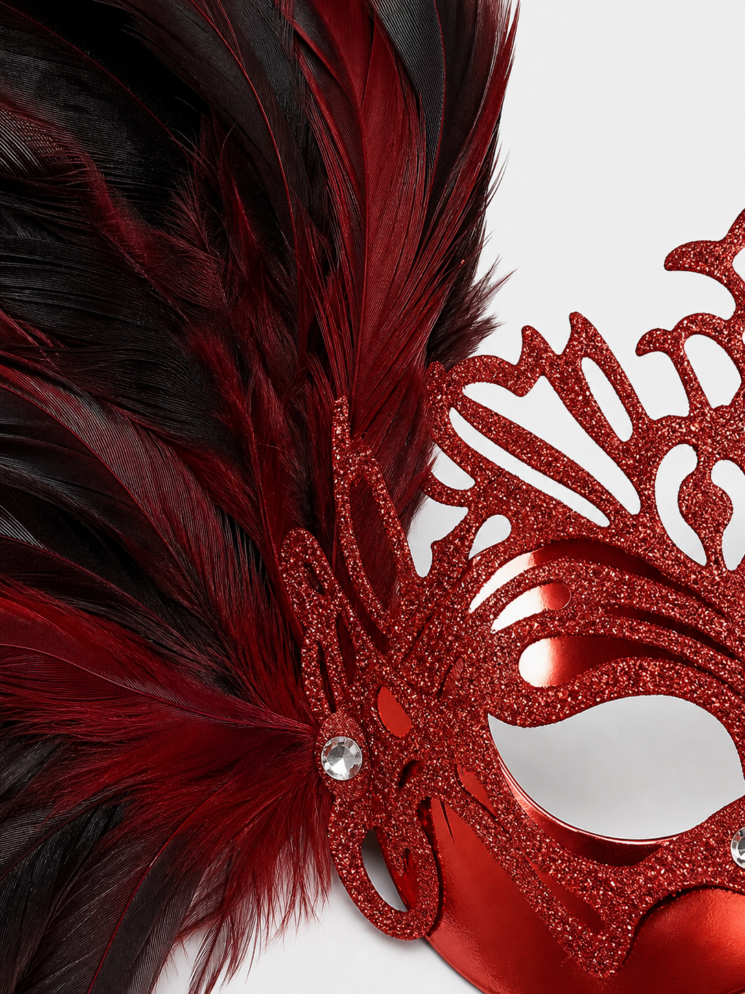 Carnival headpiece with feathers and mask