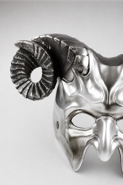 1pc Halloween Horned Demon Face Mask, Full Face Gothic Horror Style for Costume Party