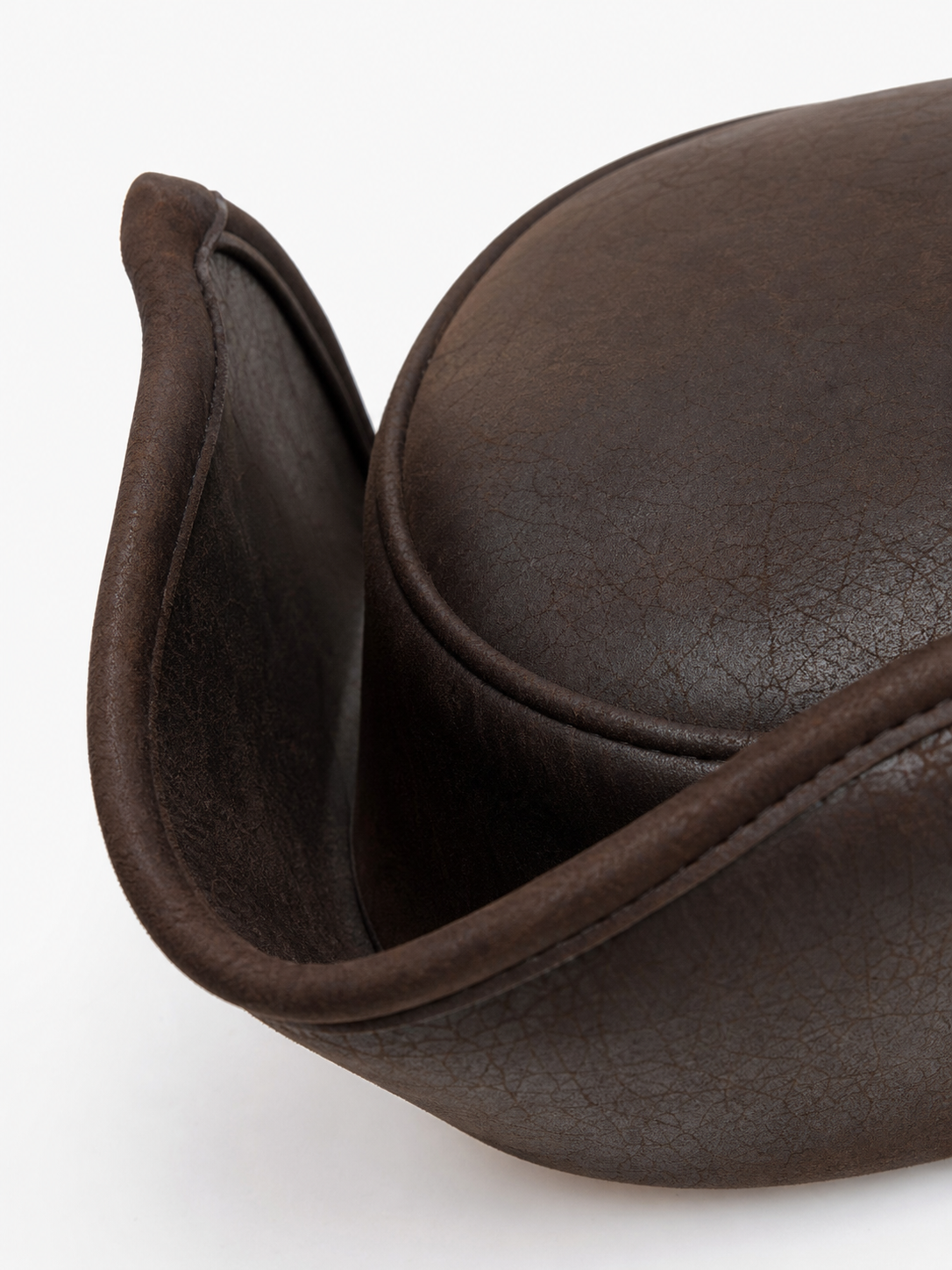 This carnival headpiece is made in a pirate style and is suitable for costume parties, themed events, Halloween, masquerades, stage looks, cosplay, and photo shoots. Its tricorn silhouette, raised curved brims, and dark brown textured surfa