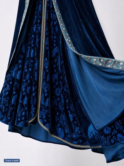 Queen cosplay costume with hood and cape