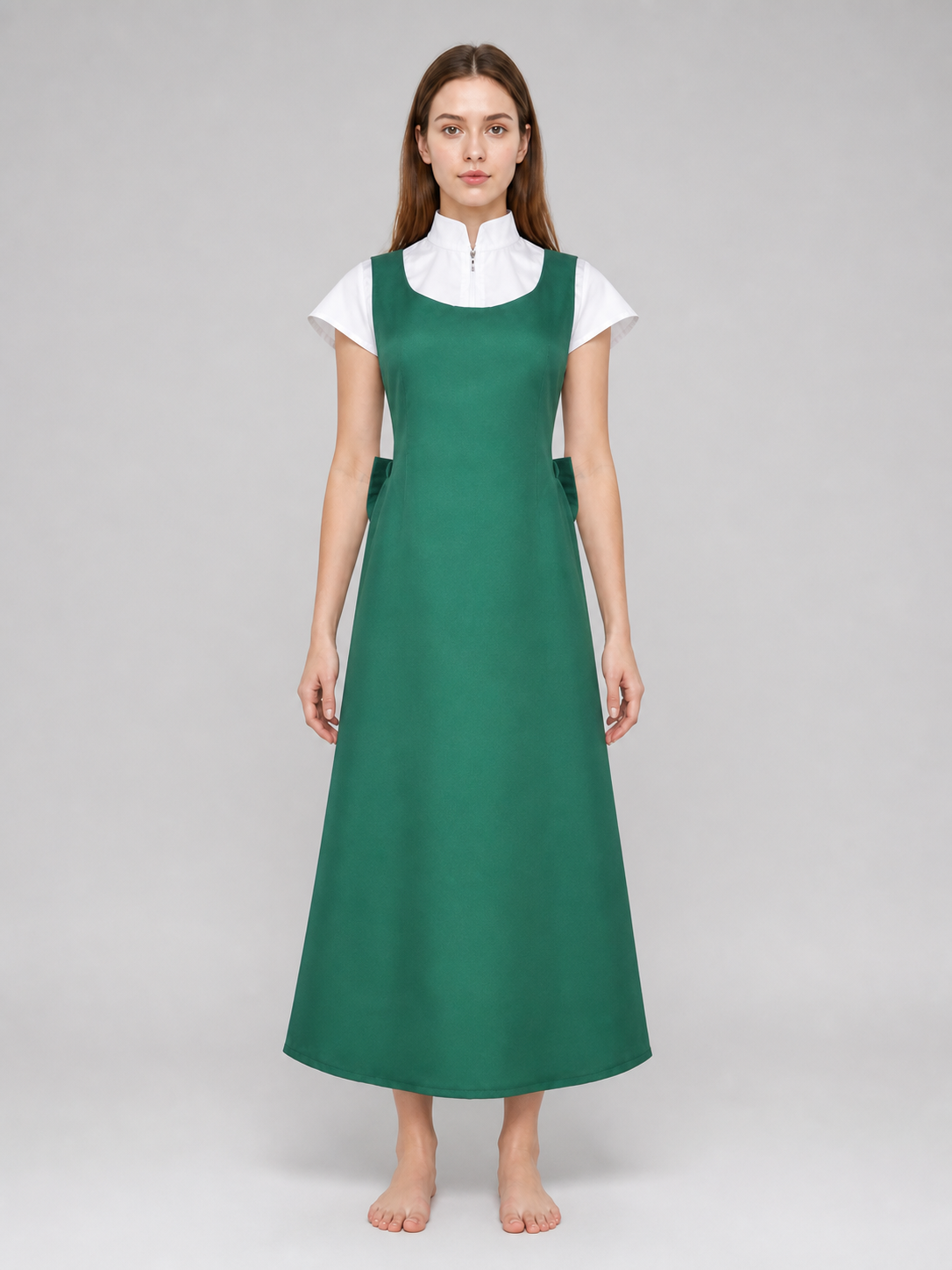 The green Kushina Uzumaki cosplay pinafore dress is designed in the recognizable style of the character from the anime Naruto: Shippuden. The design is a green pinafore dress with a square neckline, wide straps, and open pockets on the side