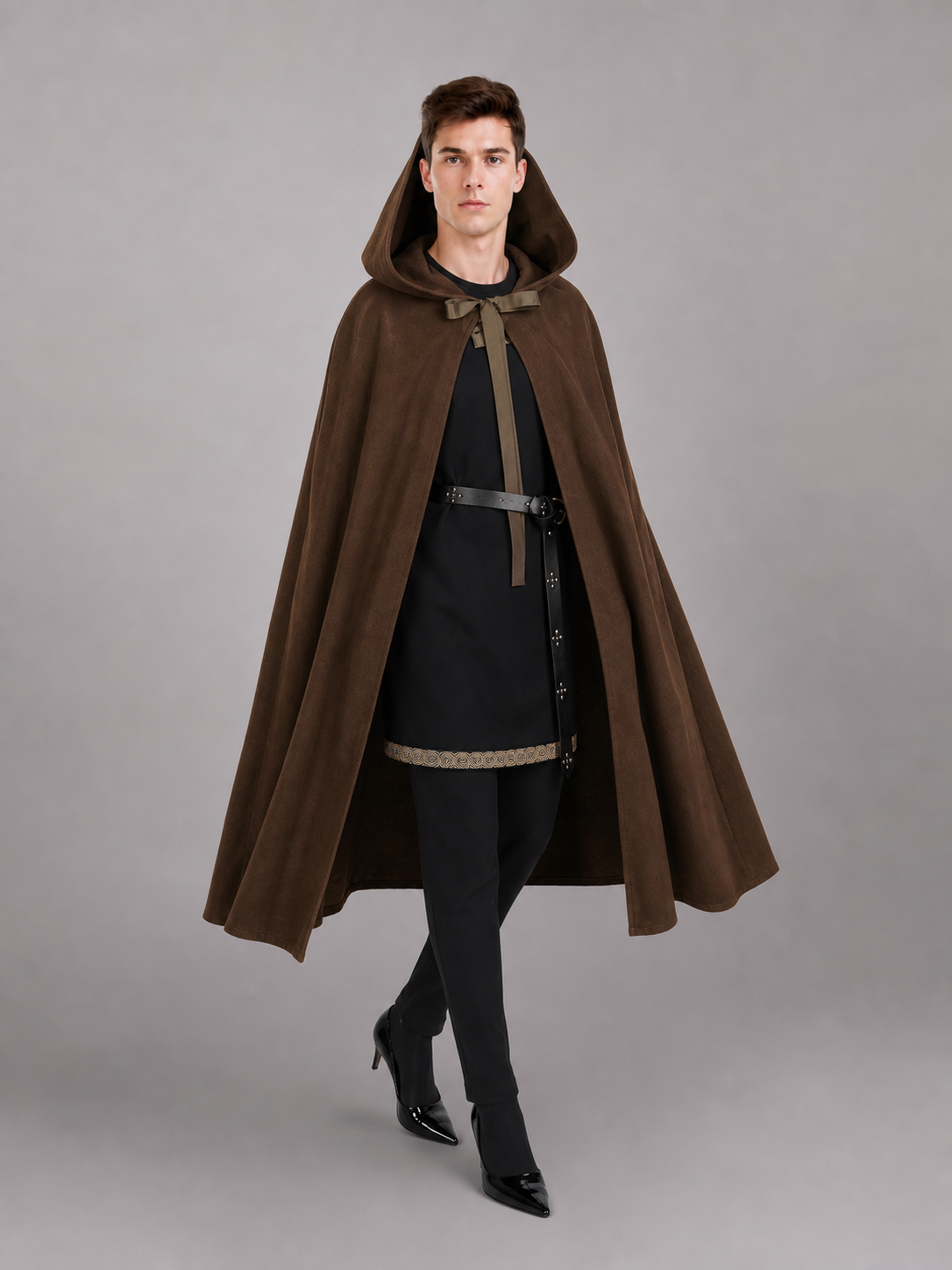 Brown carnival hood with tie