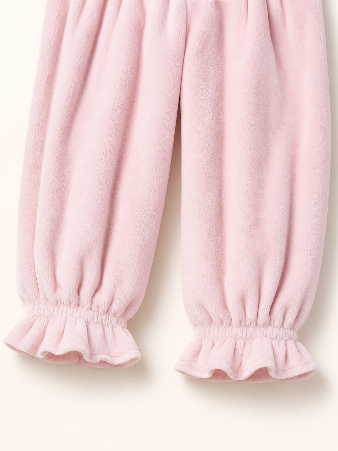 These bloomer shorts feature a cute, playful style and are suitable for everyday