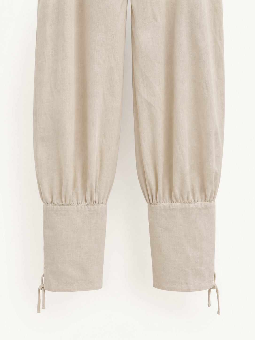 Men's loose-fit vampire pants with an elastic waistband