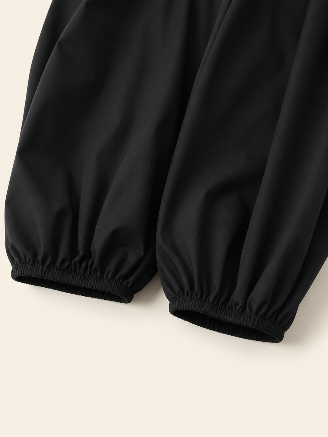 Mini skirt with a high elastic waistband and a full silhouette