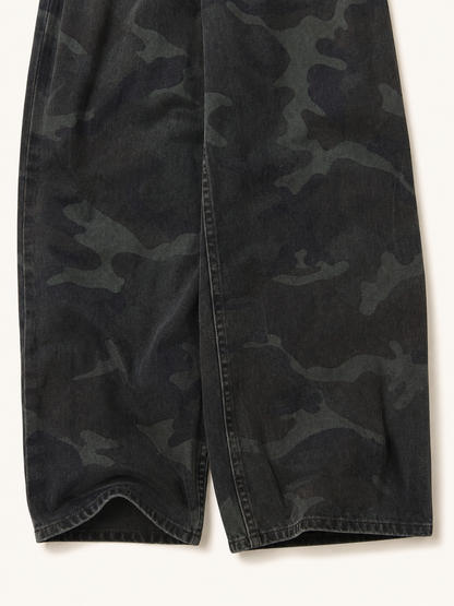 Wide-Leg Cropped Jeans with Camouflage Print