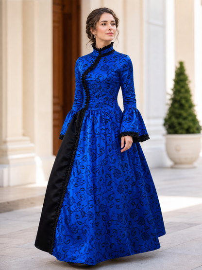 Vintage-style dress with a high neck and lace