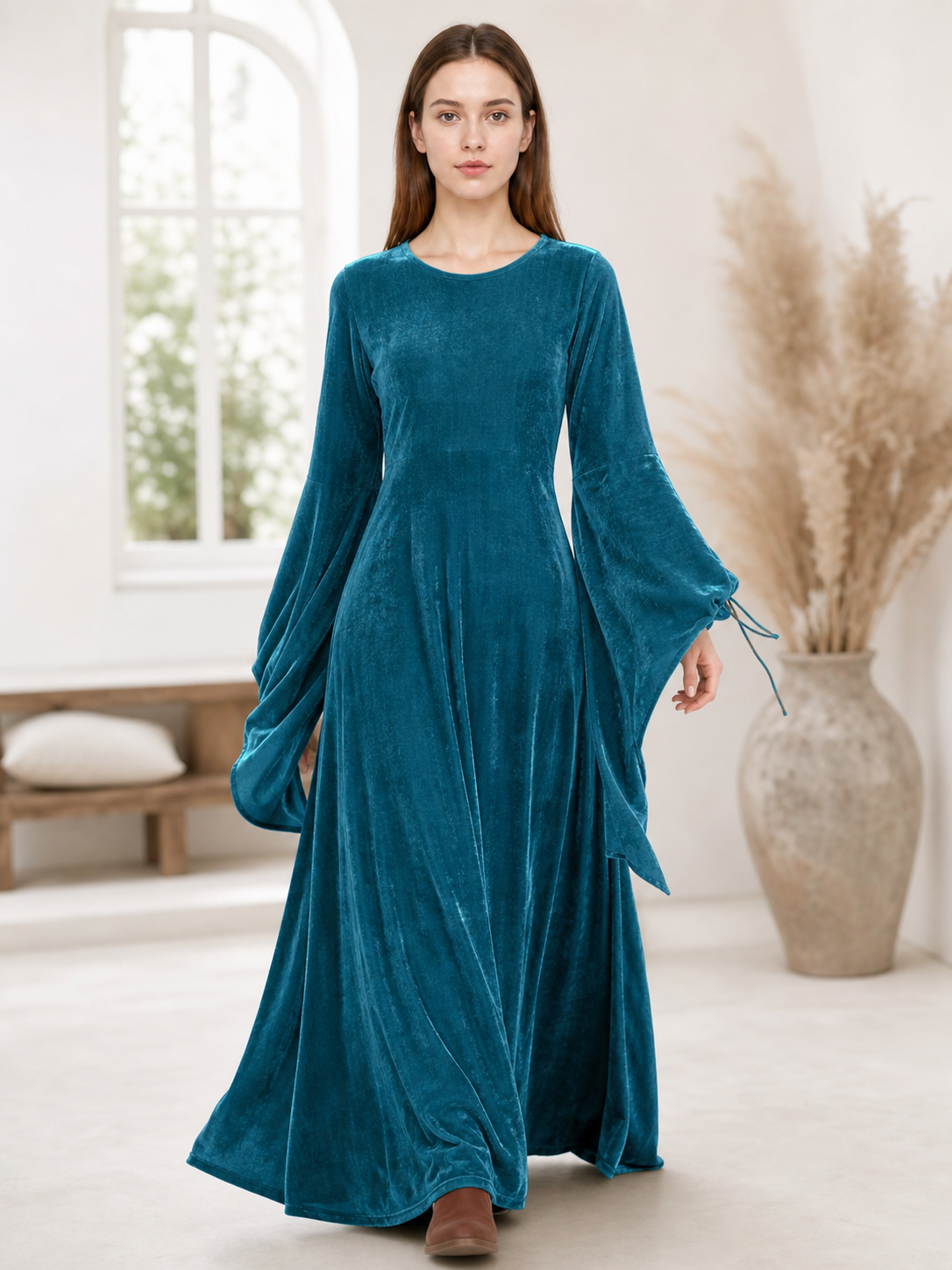 Long Retro-Style Dress with Sleeves and Belt