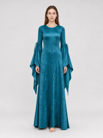 Long Retro-Style Dress with Sleeves and Belt