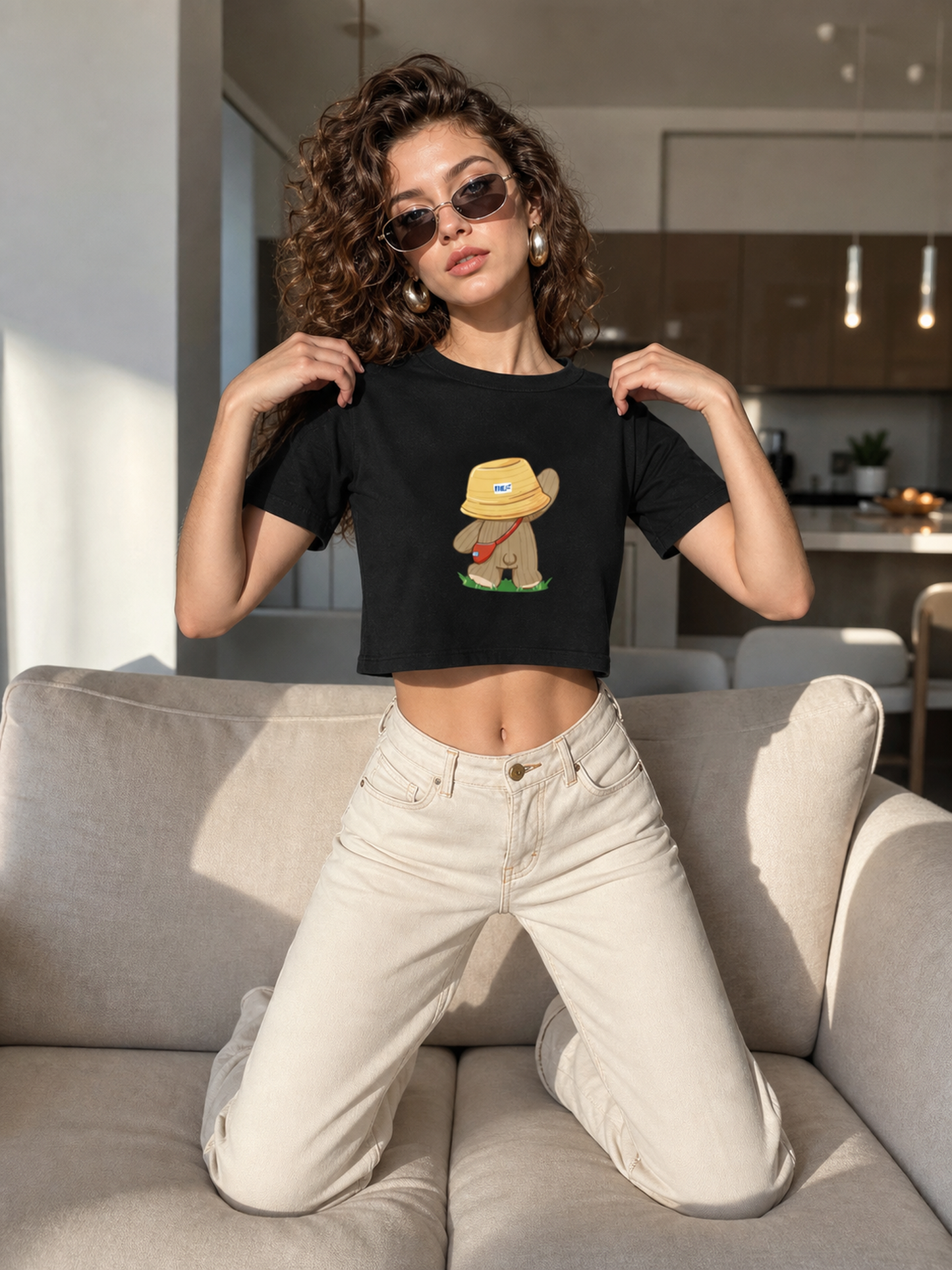 Women's black cropped T-shirt with print