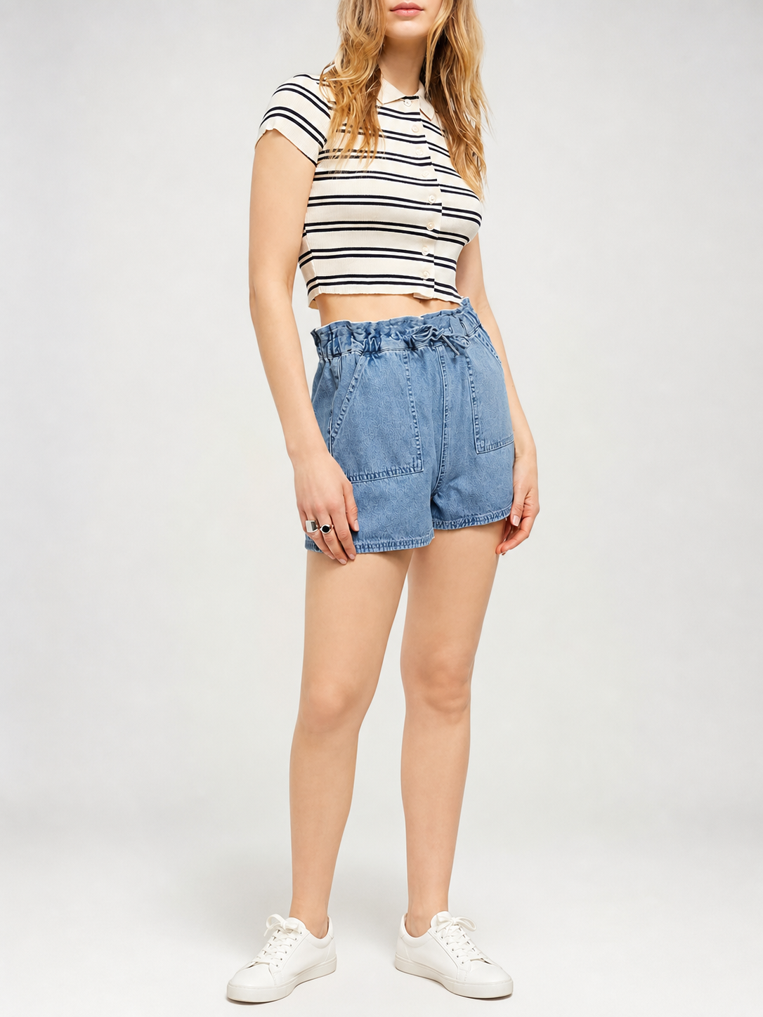 Light Blue Relaxed-Fit Denim Shorts with an Elastic Waistband and Drawstring main product view