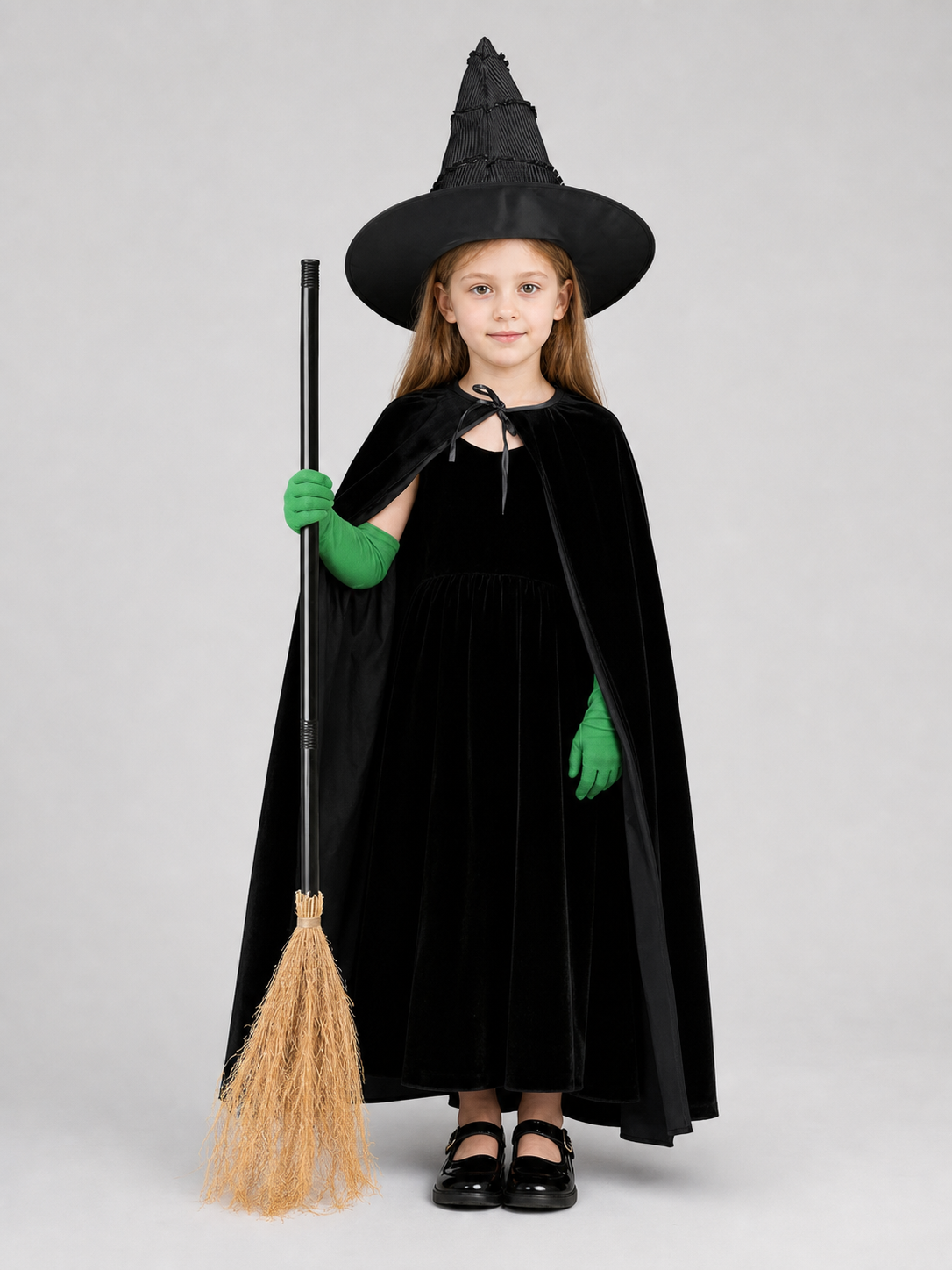 Children's Halloween costume set with accessories