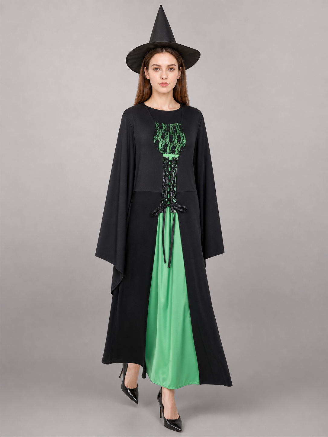 Witch costume with pointed hat, black