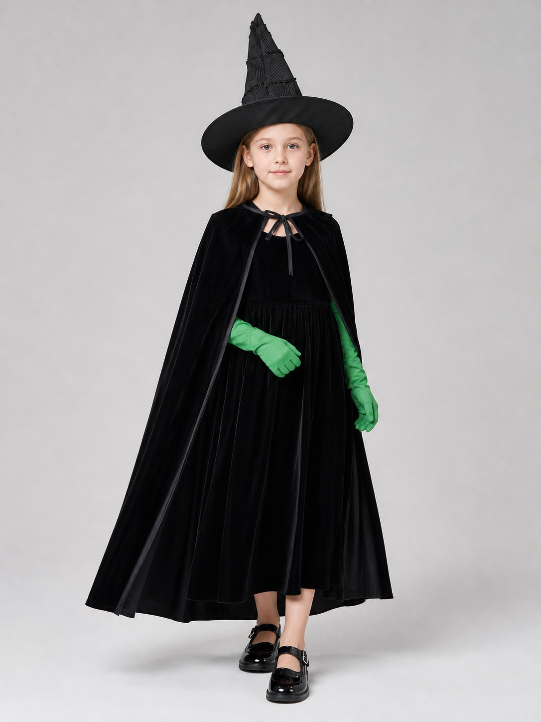 Children's Halloween costume set with accessories