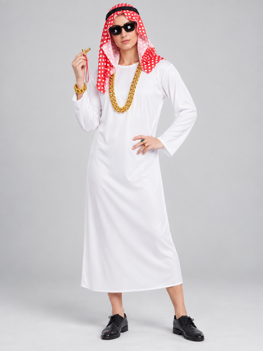 Arabian-themed carnival costume with a robe and headscarf Costumes detail