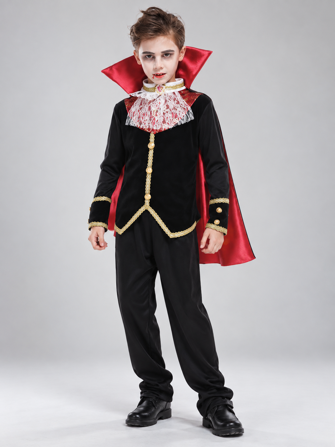 Children's vampire costume with cape and fangs Costume Capes detail