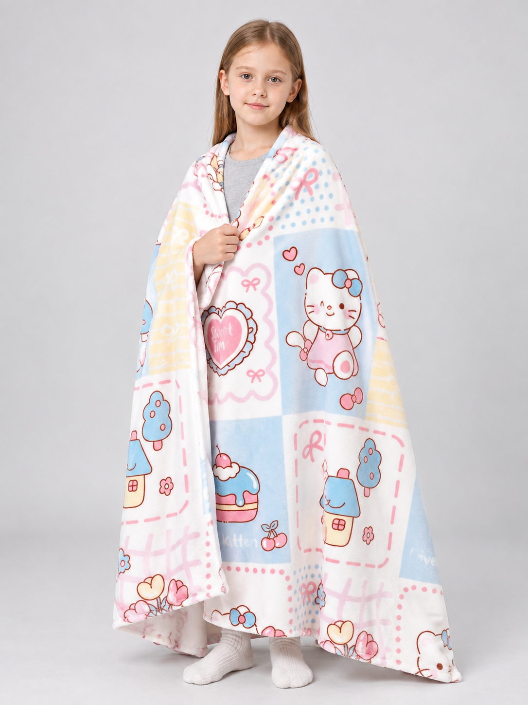 Reversible polyester blanket white with kitten print