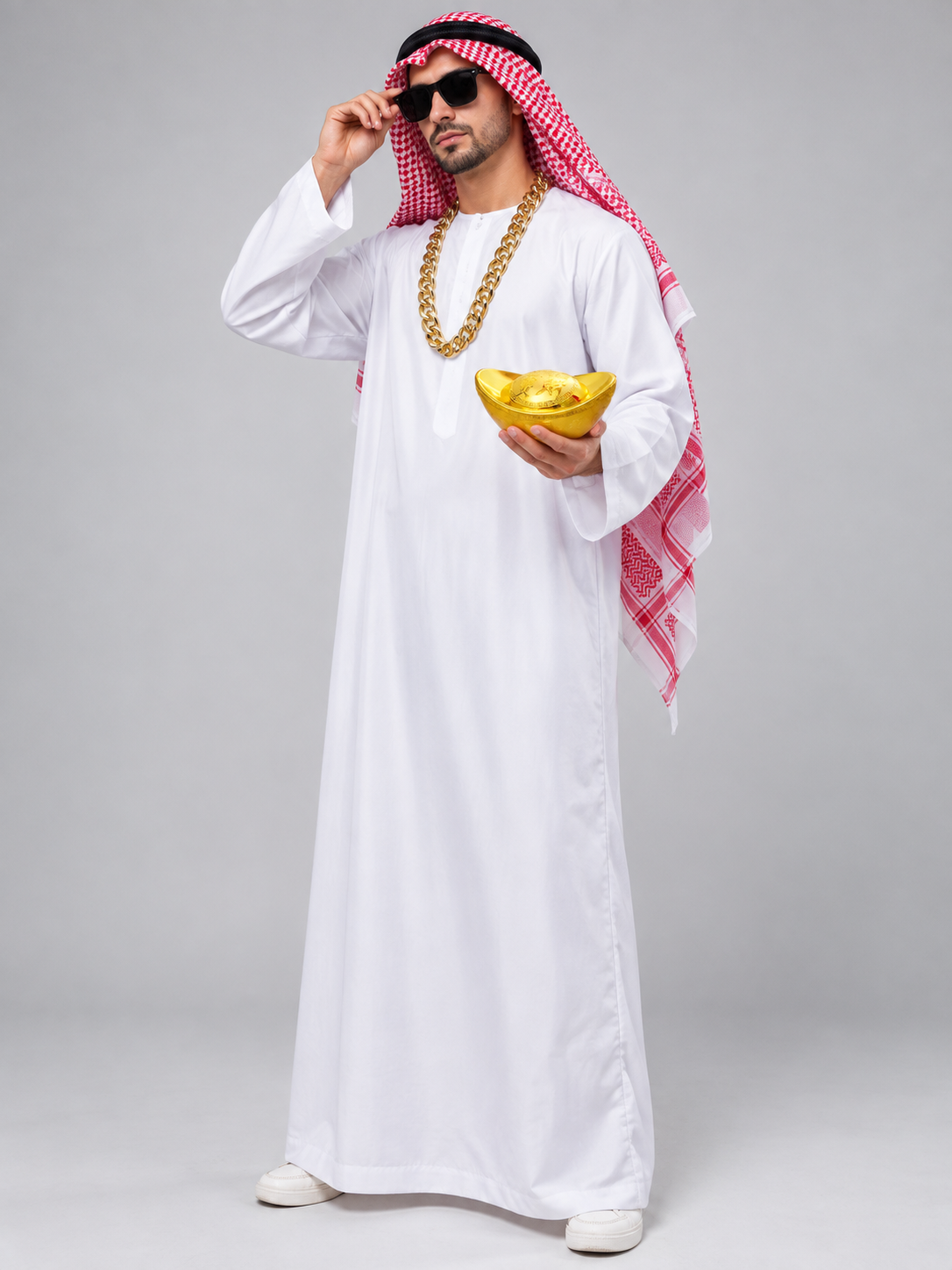 Eastern-Style Costume with Headscarf Costumes detail