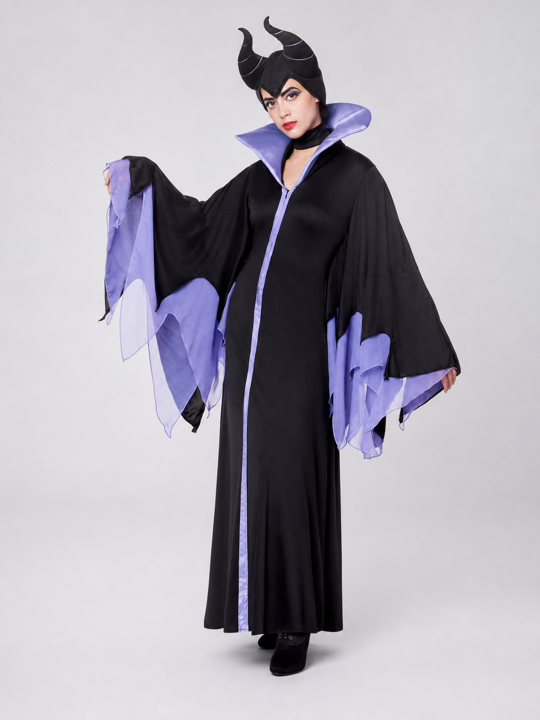 Halloween Cosplay Costume with Black Cape