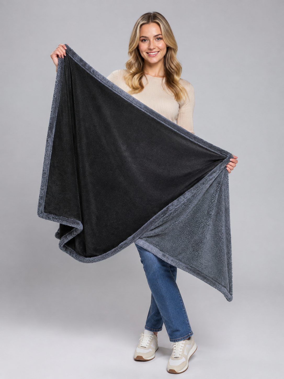 Reversible Pet Blanket, Black Wearable Blankets detail