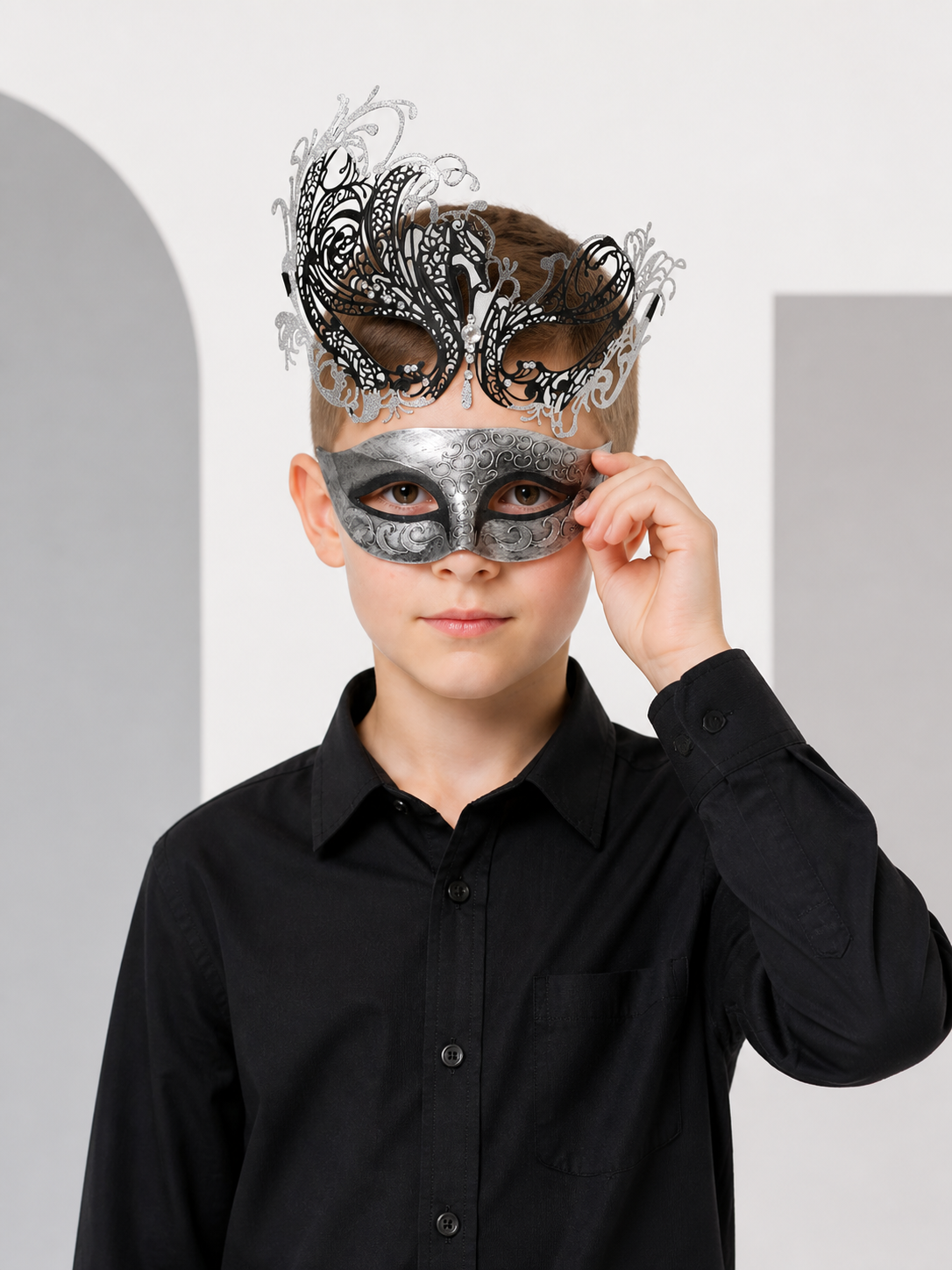 Black and Silver Carnival Mask for Halloween and Cosplay Costume Masks detail