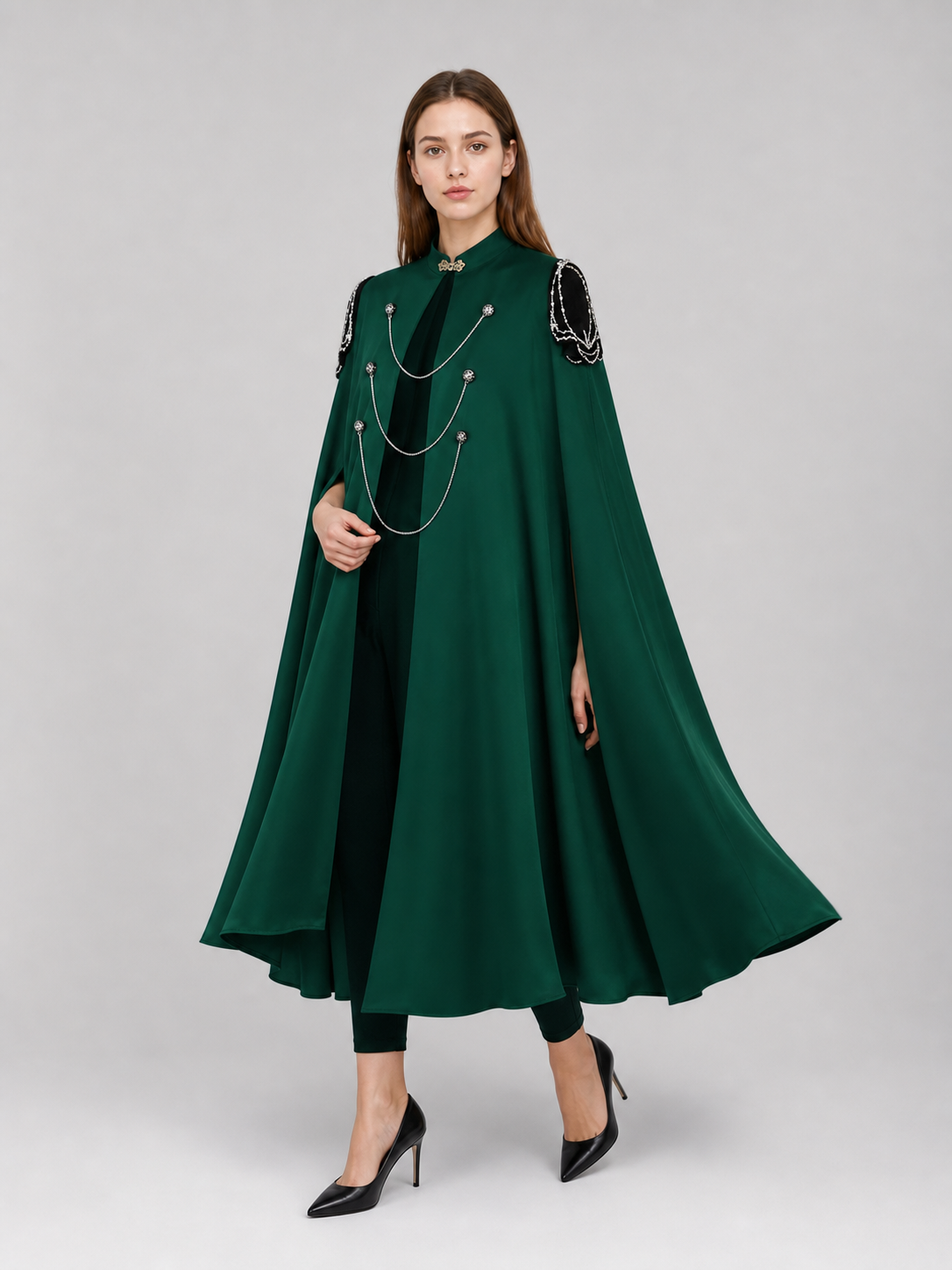 Medieval Gothic Cape Cloak, 1-Piece Sleeveless Stand Collar Front-Open Draped Costume With Metal Chain Details For Cosplay Role Play