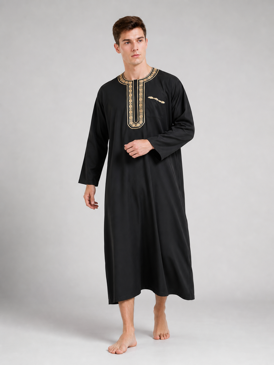 Long loose-fitting Islamic tunic with embroidery