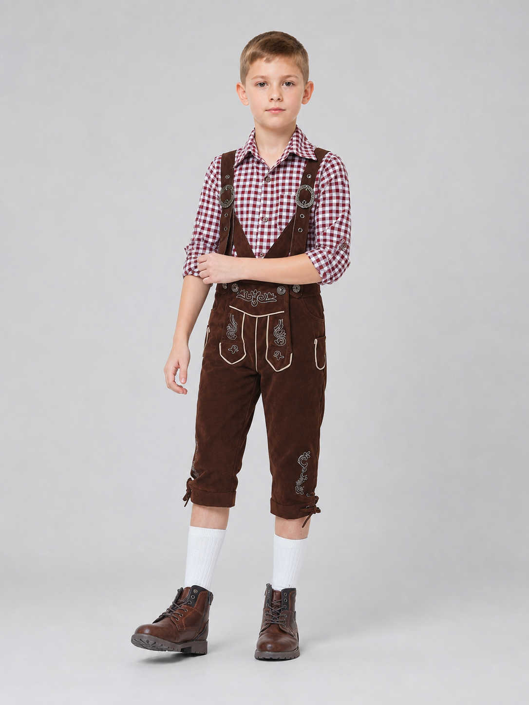 Oktoberfest-style costume: shirt and pants