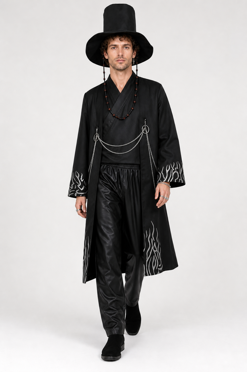 Black cosplay costume with long coat and hat Costume Headwear detail 2