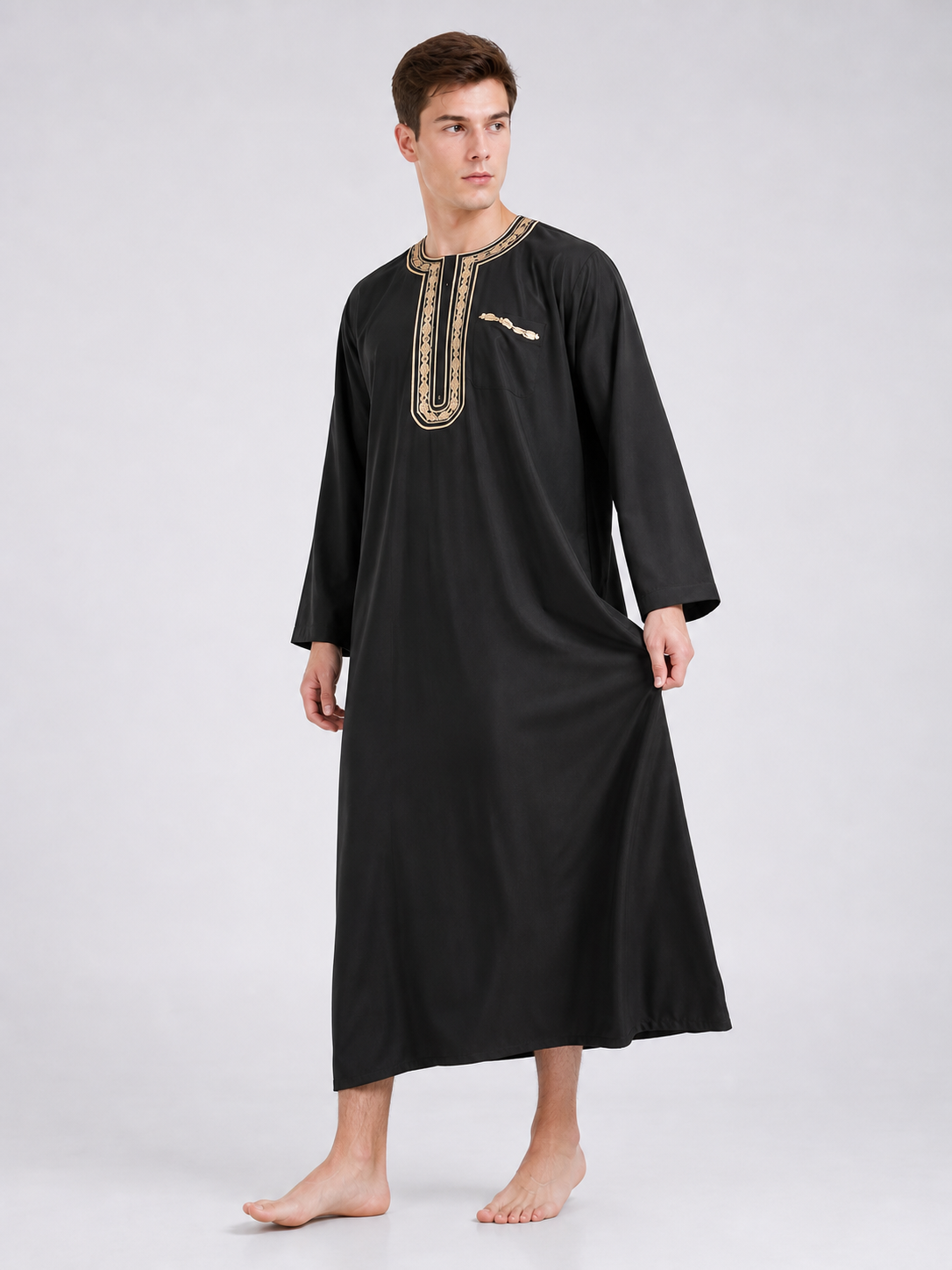 Long loose-fitting Islamic tunic with embroidery
