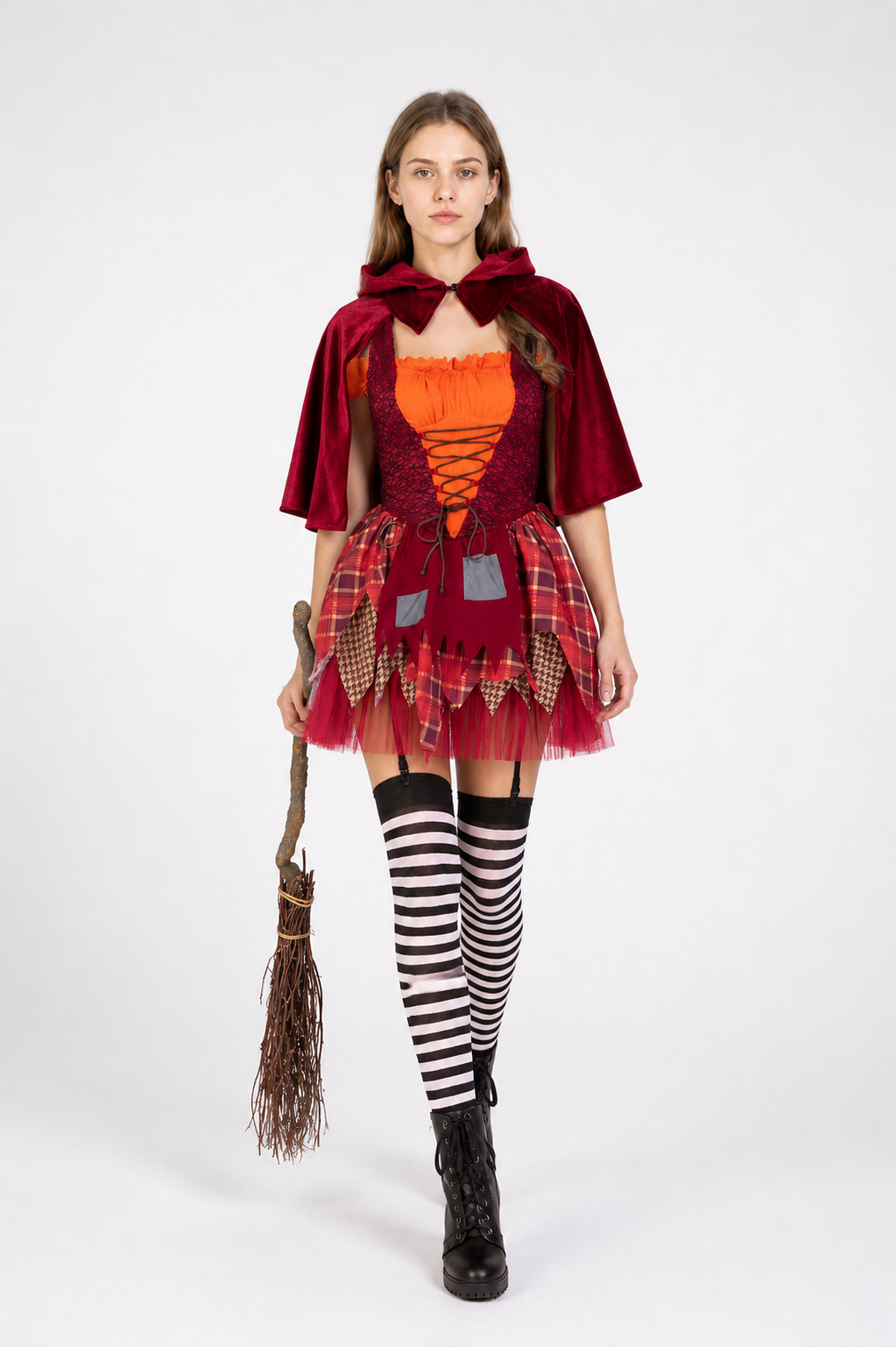 Witch costume with a red skirt and hooded cape Costume Capes detail 2