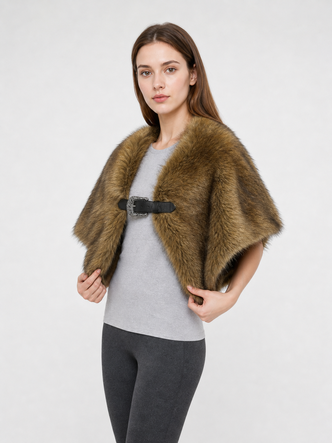 Shoulder cape with a fur texture and long pile