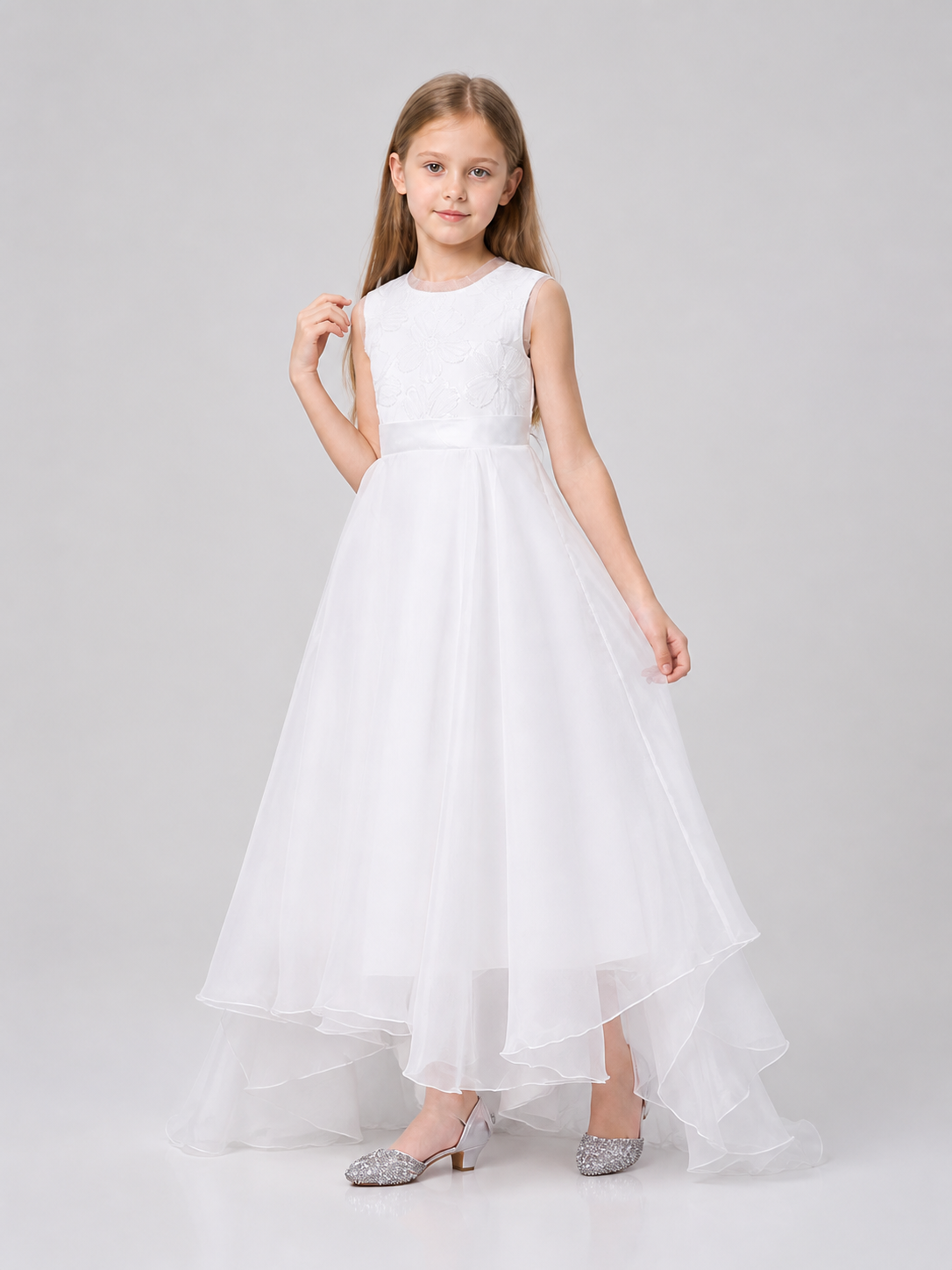 White Princess Dress with a Bow and Full Skirt Costume Dresses detail 2