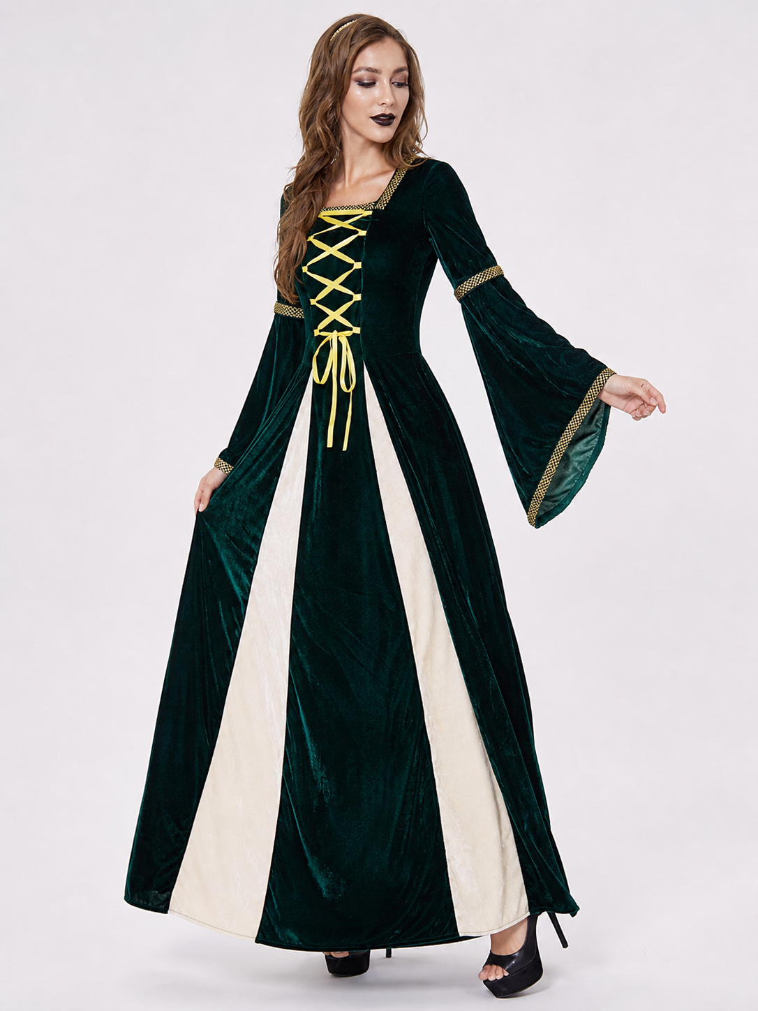 Costume Robe with Gold Lacing and Sleeves Costumes detail
