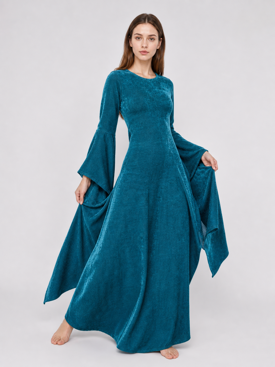 Long Retro-Style Dress with Sleeves and Belt
