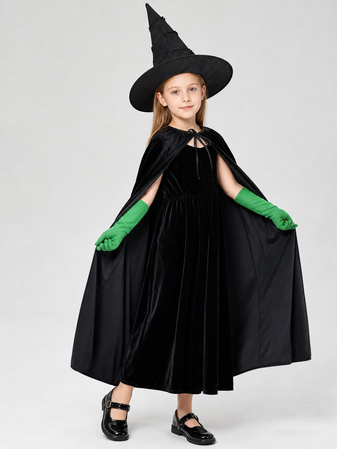 Children's Halloween costume set with accessories